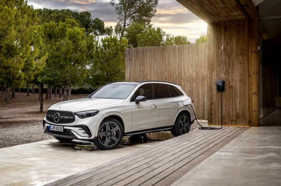 الكشف الرسمي عن مرسيدس بنز GLC 350e الهجينة الجديدة – بمدى كهربائي 130 كم بالشحنة الواحدة